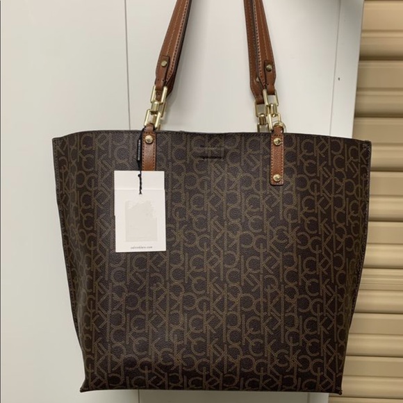 Calvin Klein Handbags - NWT Calvin Klein Purse & Wallet